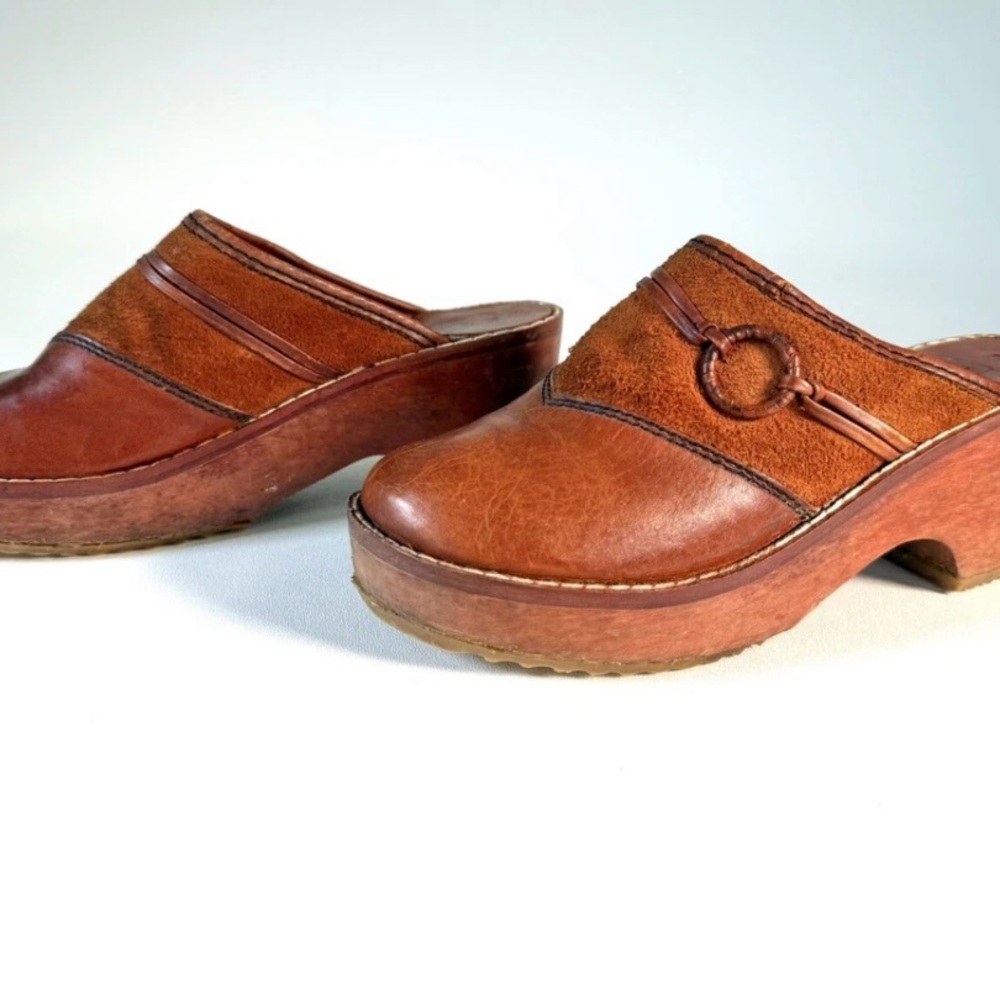 Vintage 60s Retro Brown Leather & Wood Sole Clogs by Qualicraft Brazil Size 7B